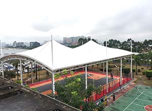 籃球場膜結(jié)構(gòu)頂棚/罩棚/雨棚的優(yōu)勢有哪些？(圖文)