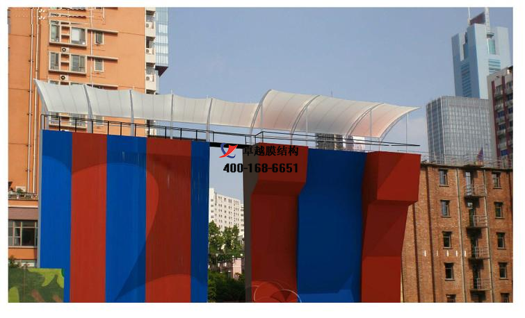 攀巖墻膜結(jié)構(gòu)設計，攀巖墻頂蓋張拉膜，攀巖墻遮陽棚