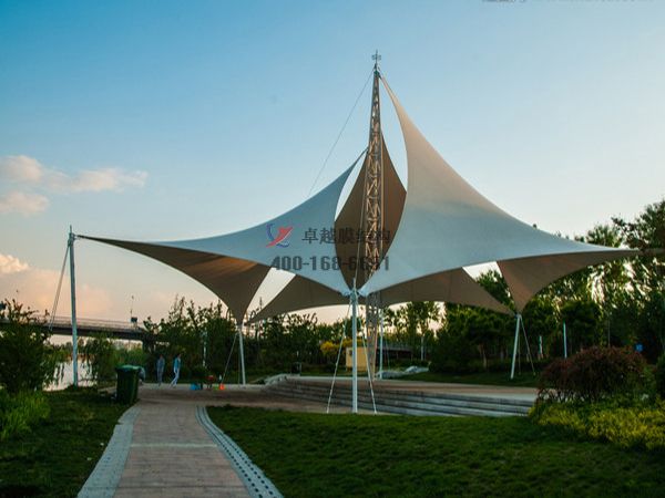 衡陽<font color='red'>張拉膜結構</font>景觀設計施工【案例圖片】 　　