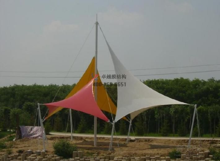荊門<font color='red'>張拉膜結構</font>景觀小品【案例圖片】 　　