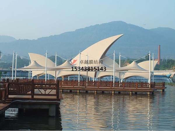 膜材料自己沒有抗壓和抗彎剛度！