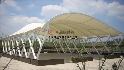 ?？谏虡I(yè)廣場雨棚搭建