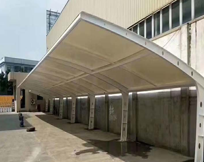 膜結(jié)構(gòu)雨棚有哪些優(yōu)勢？以下進(jìn)行了詳細(xì)的盤點(diǎn)