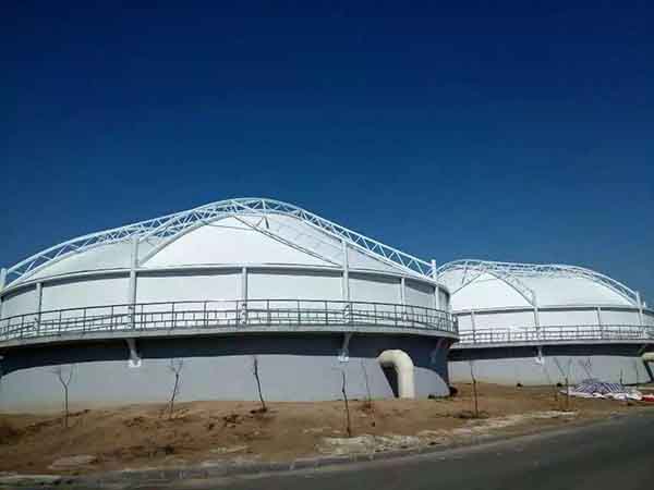 如何解決污水池臭氣熏天的問題？