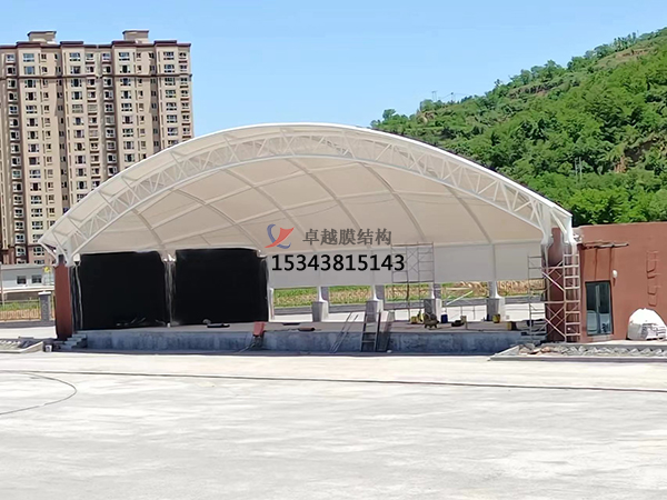 舞臺建筑采用膜結(jié)構(gòu)的原因？